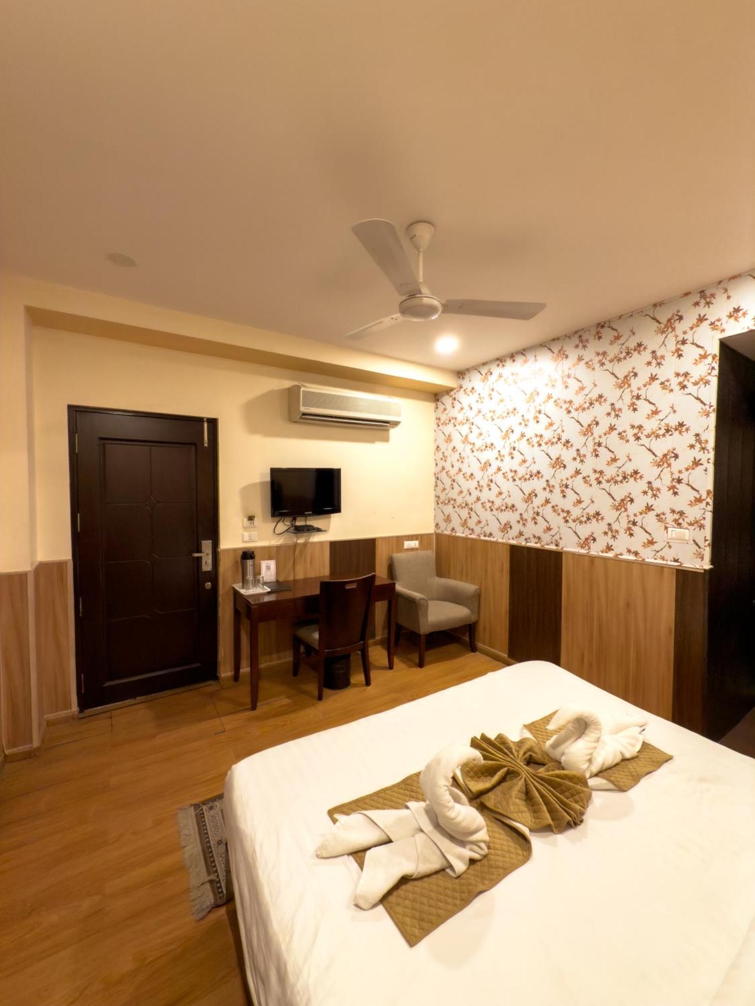 Hotel Royal Palm - A Budget Hotel In Udaipur Esterno foto