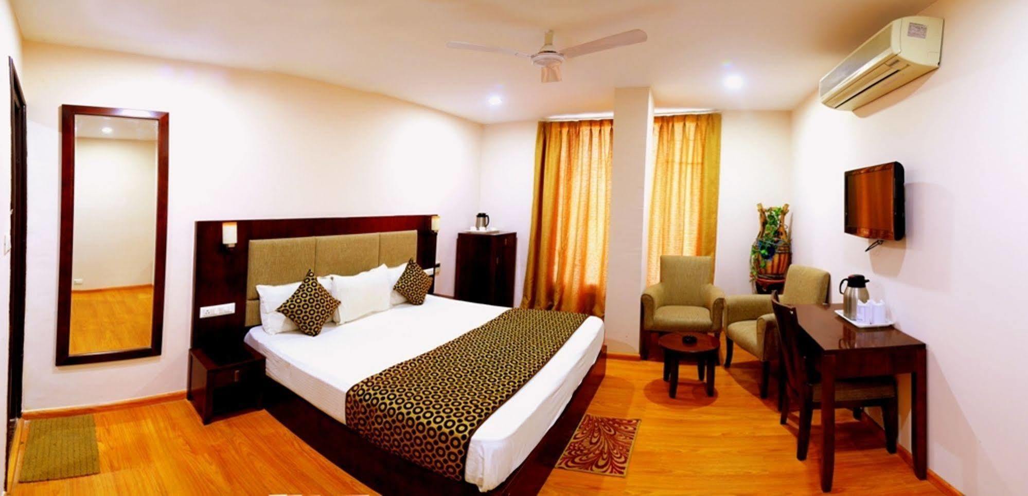 Hotel Royal Palm - A Budget Hotel In Udaipur Esterno foto